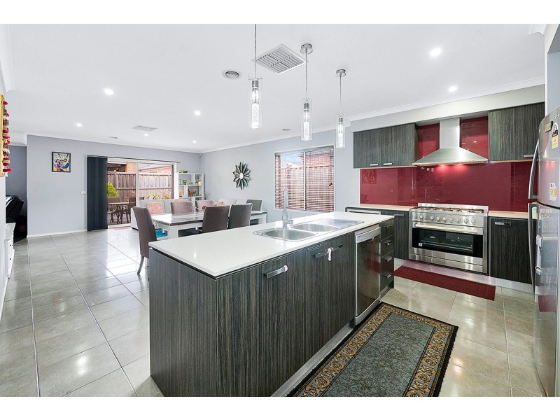 47 Copernicus Circuit, Cranbourne West VIC 3977