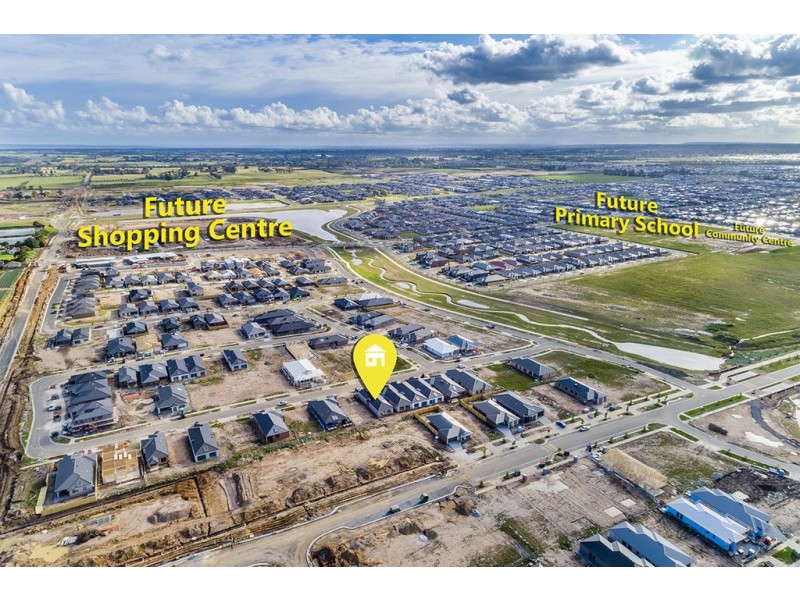 54 Walhallow Drive, Clyde North VIC 3978