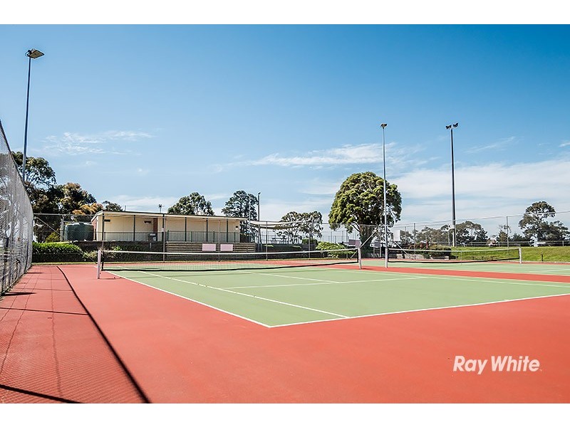 54 Walhallow Drive, Clyde North VIC 3978