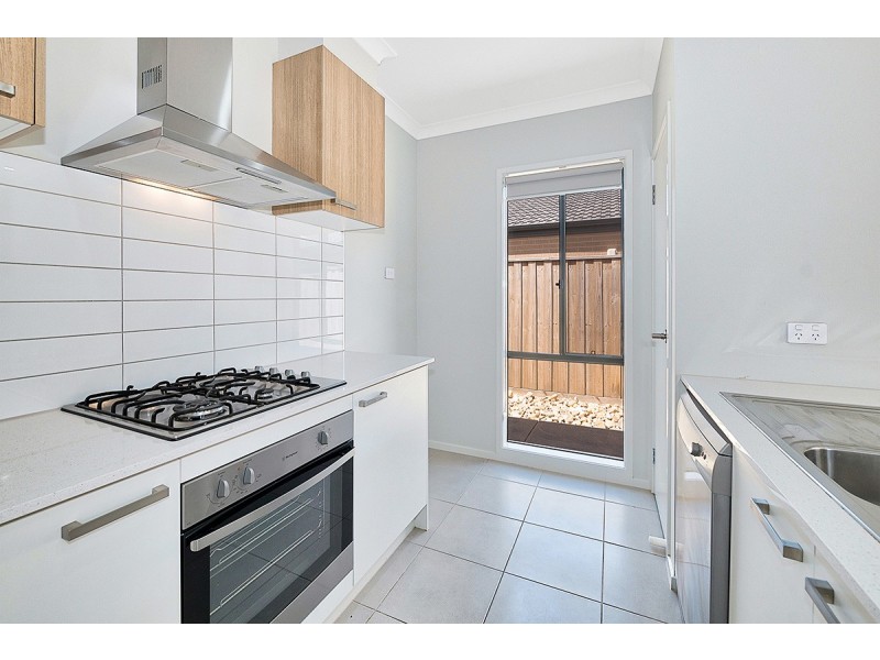 17 Cubbie Way, Clyde North VIC 3978