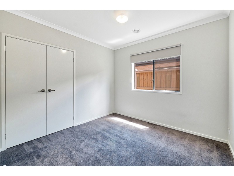 17 Cubbie Way, Clyde North VIC 3978