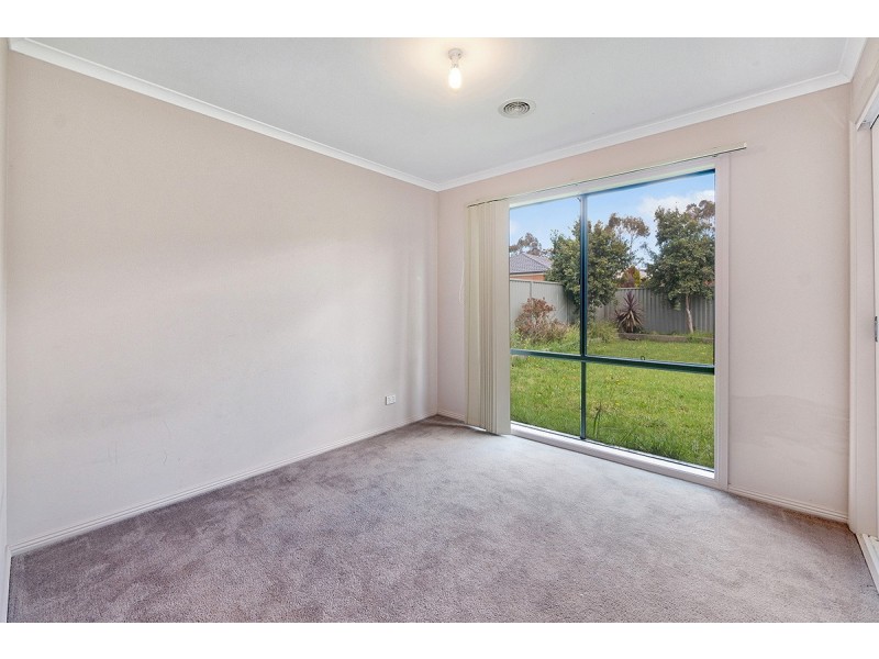 43 Tyndall Street, Cranbourne East VIC 3977