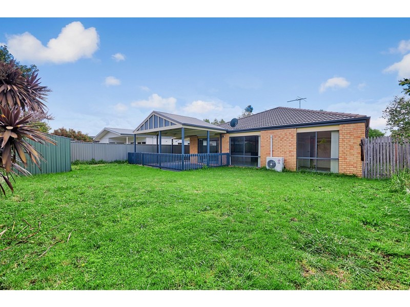 43 Tyndall Street, Cranbourne East VIC 3977