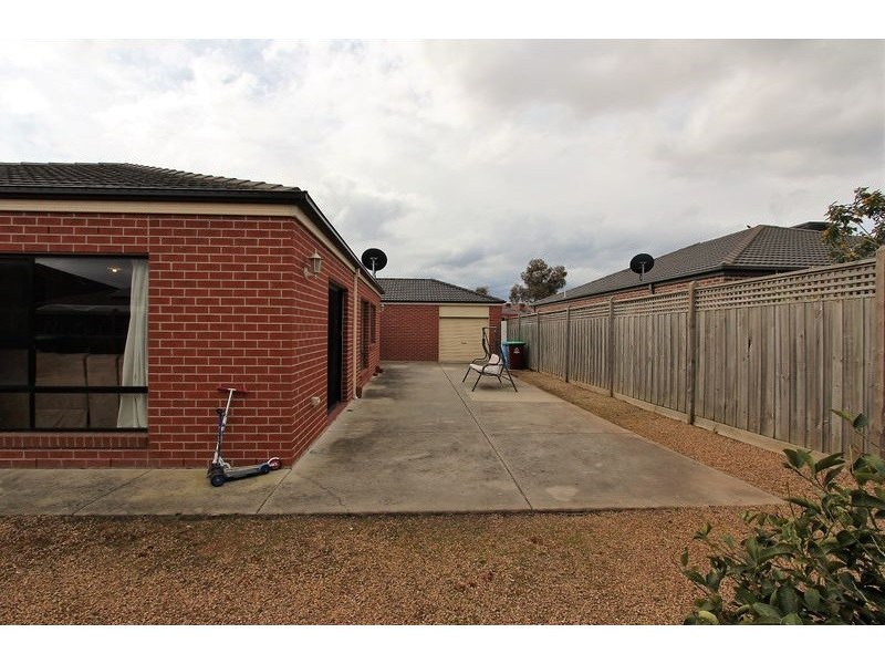 9 Alysha Avenue, Lyndhurst VIC 3975