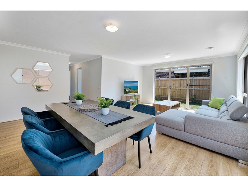 18 Grisham Drive, Officer VIC 3809