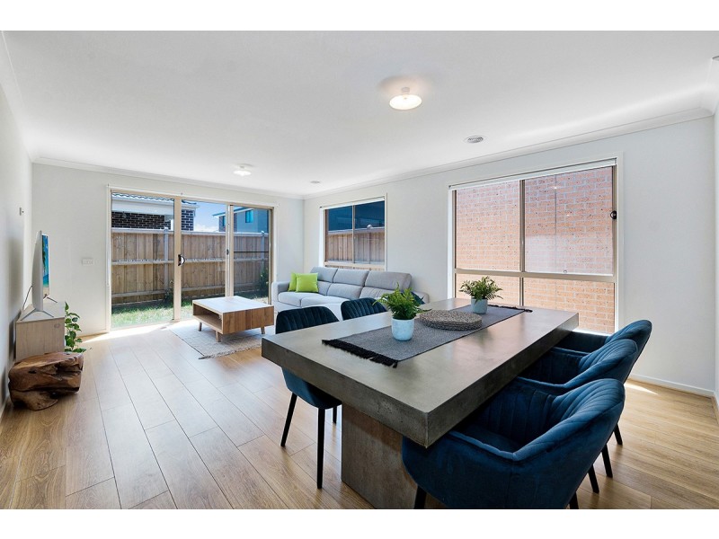 18 Grisham Drive, Officer VIC 3809