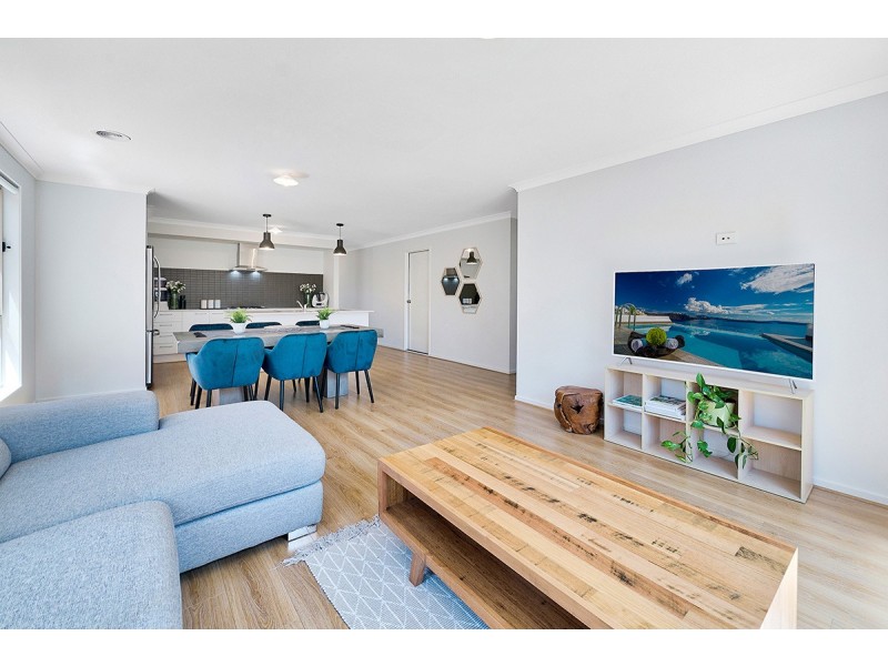 18 Grisham Drive, Officer VIC 3809