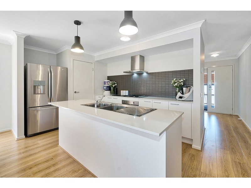 18 Grisham Drive, Officer VIC 3809