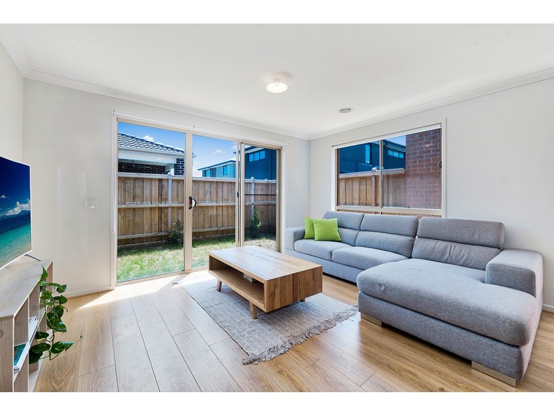 18 Grisham Drive, Officer VIC 3809