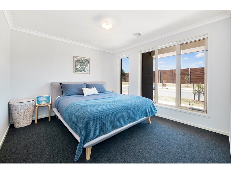 18 Grisham Drive, Officer VIC 3809