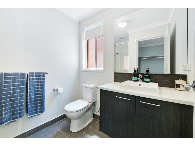 18 Grisham Drive, Officer VIC 3809