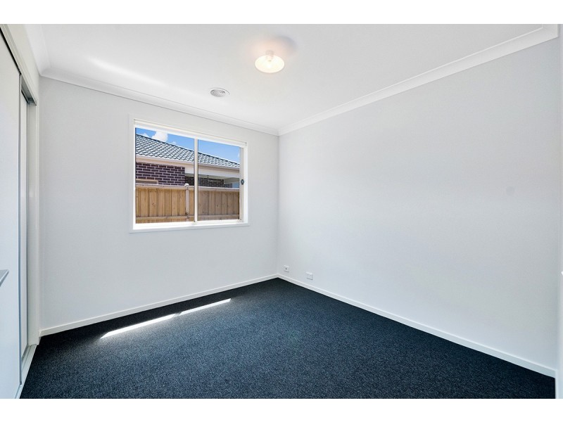 18 Grisham Drive, Officer VIC 3809