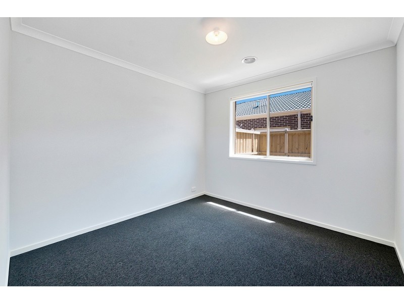 18 Grisham Drive, Officer VIC 3809