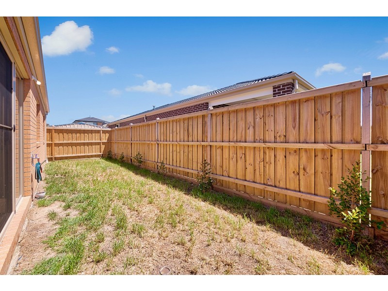 18 Grisham Drive, Officer VIC 3809