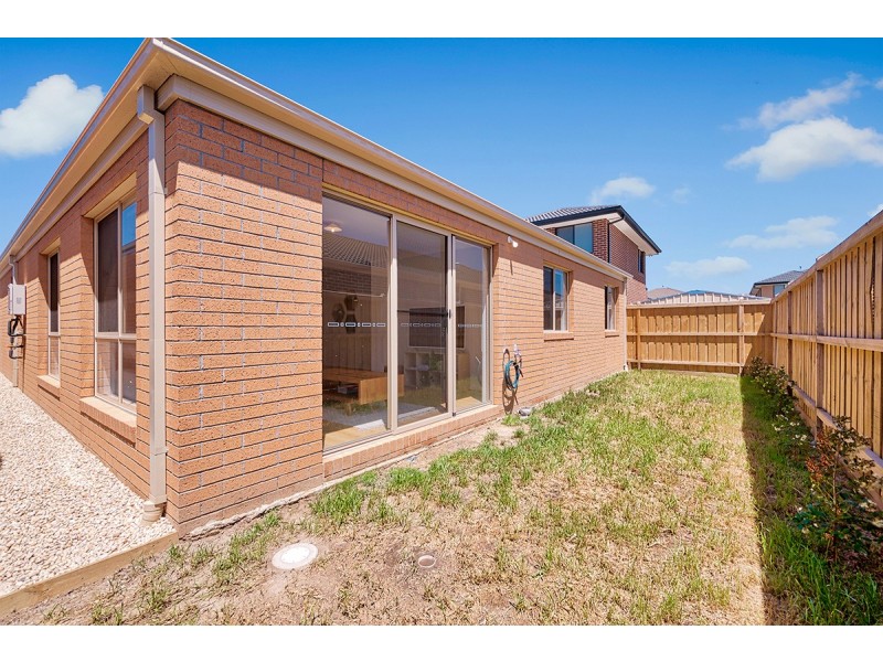 18 Grisham Drive, Officer VIC 3809