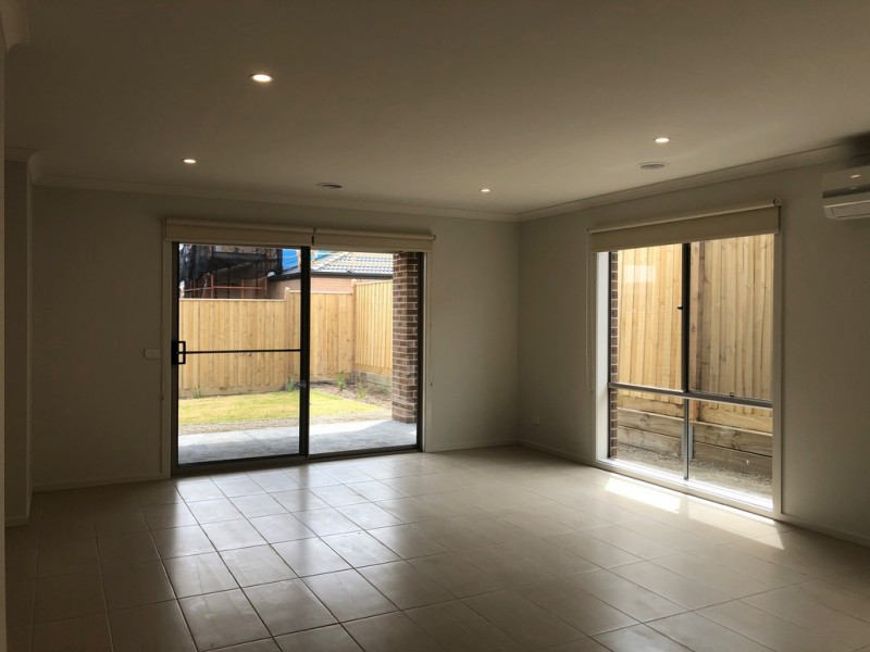 9 Sark Street, Clyde North VIC 3978