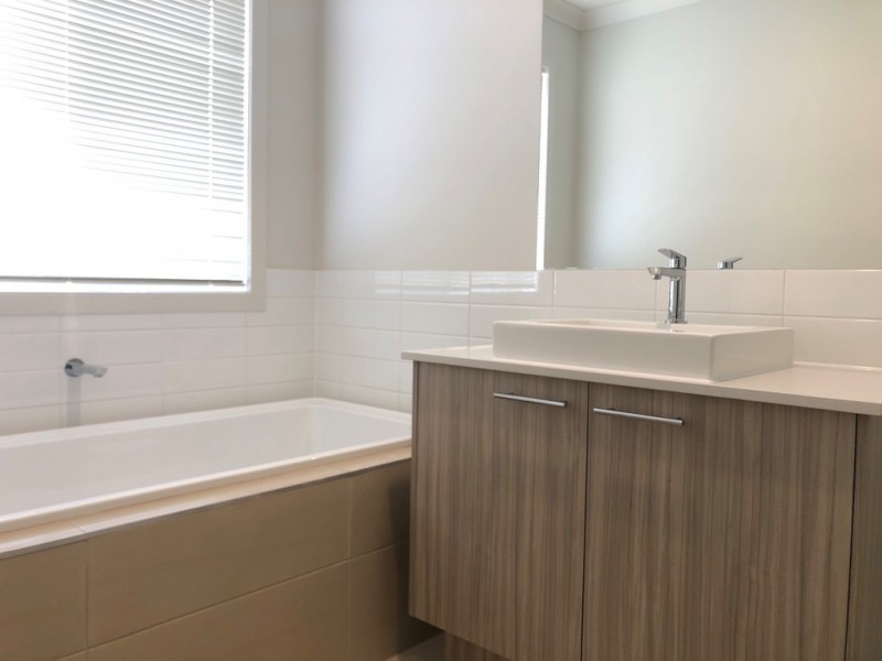 9 Sark Street, Clyde North VIC 3978