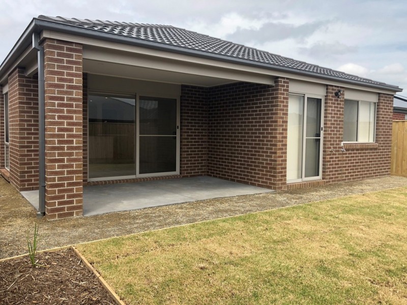 9 Sark Street, Clyde North VIC 3978