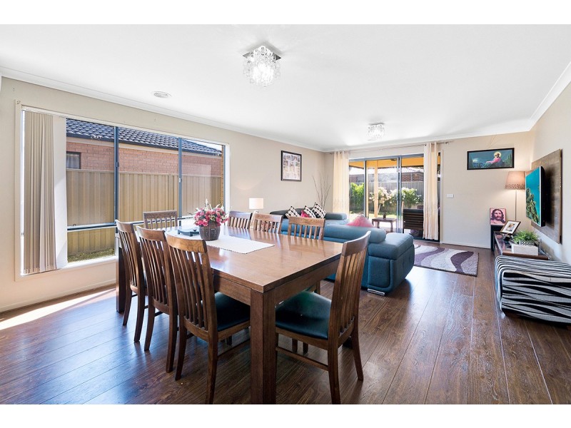 25 Birdwell Drive, Cranbourne East VIC 3977