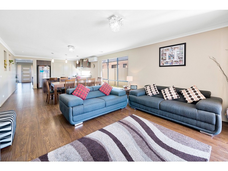 25 Birdwell Drive, Cranbourne East VIC 3977