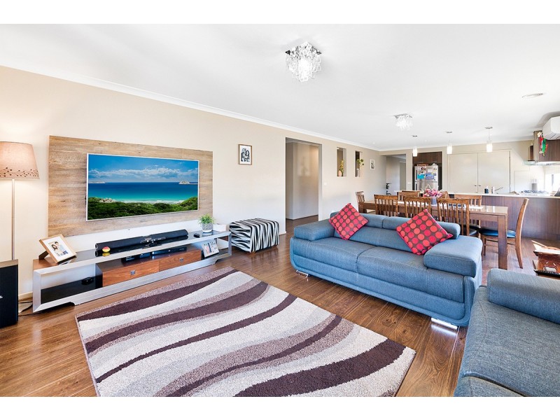 25 Birdwell Drive, Cranbourne East VIC 3977