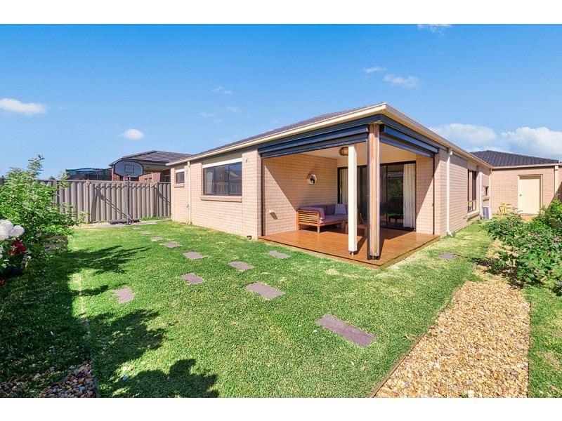 25 Birdwell Drive, Cranbourne East VIC 3977