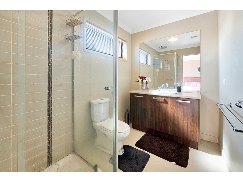 25 Birdwell Drive, Cranbourne East VIC 3977