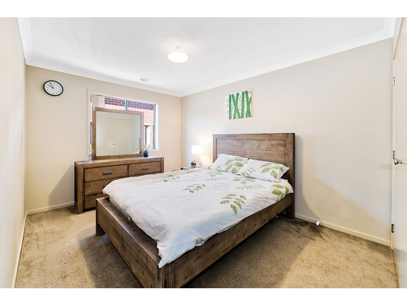 25 Birdwell Drive, Cranbourne East VIC 3977