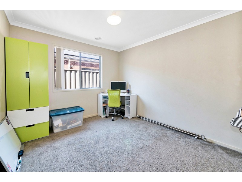 25 Birdwell Drive, Cranbourne East VIC 3977