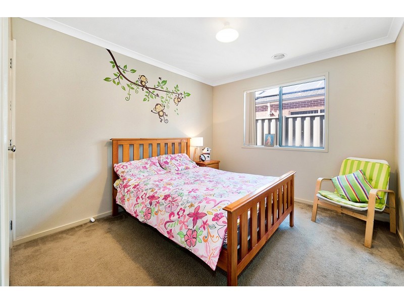 25 Birdwell Drive, Cranbourne East VIC 3977