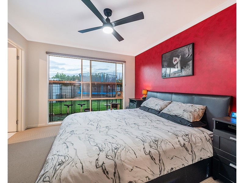 22 Bookham Way, Cranbourne West VIC 3977