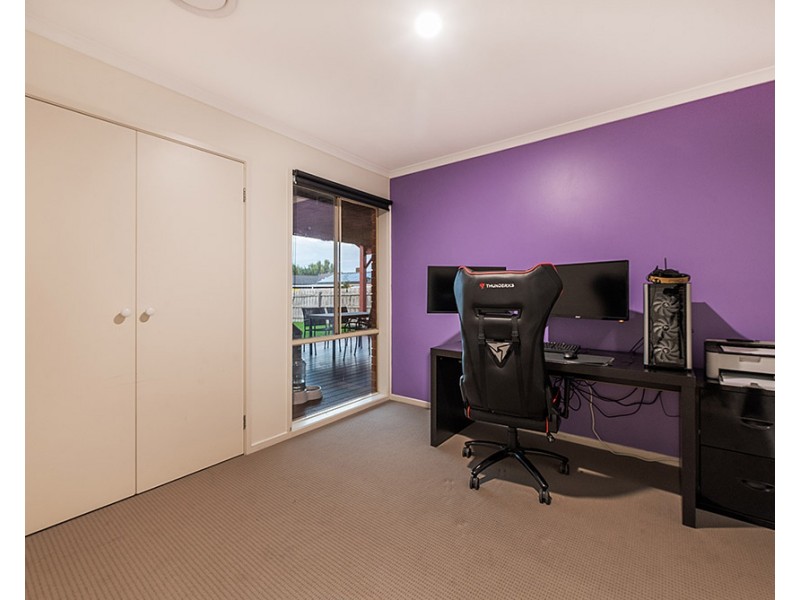 22 Bookham Way, Cranbourne West VIC 3977