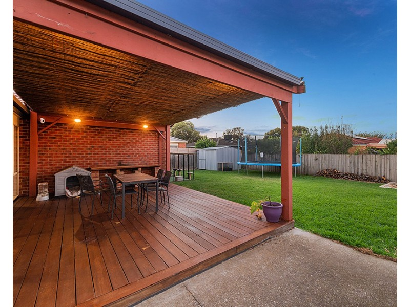 22 Bookham Way, Cranbourne West VIC 3977