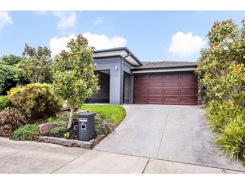 67 Mannavue Boulevard, Cranbourne North VIC 3977