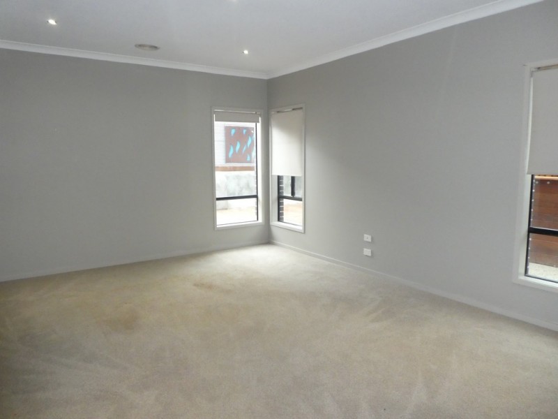 67 Mannavue Boulevard, Cranbourne North VIC 3977