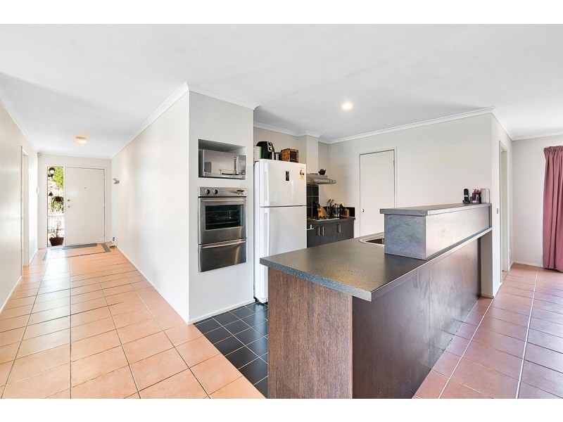 8 Trafalgar way, Cranbourne East VIC 3977