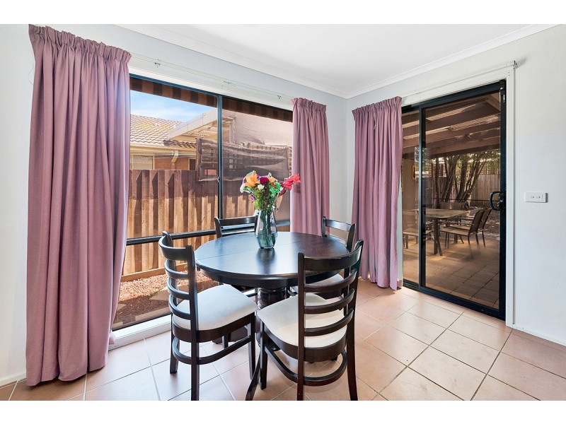 8 Trafalgar way, Cranbourne East VIC 3977