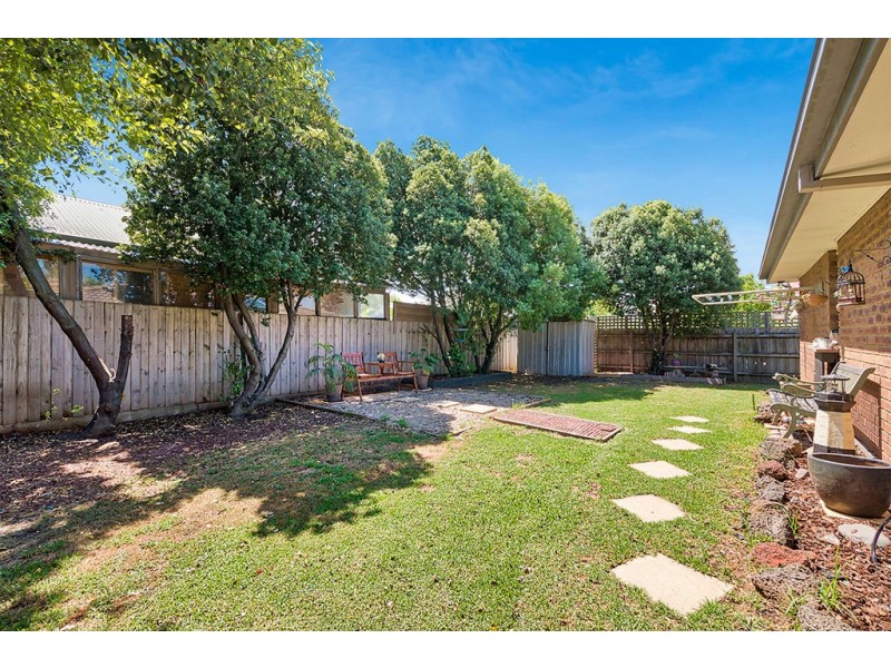 8 Trafalgar way, Cranbourne East VIC 3977