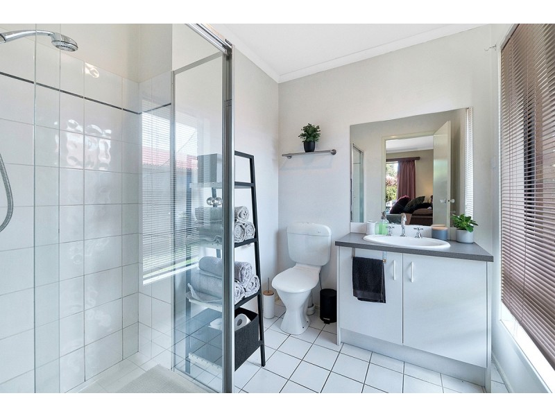 8 Trafalgar way, Cranbourne East VIC 3977