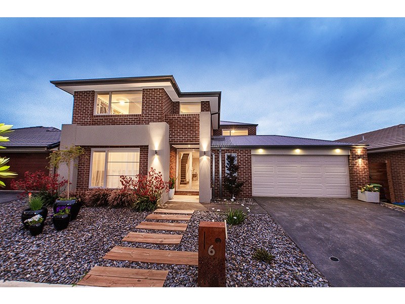 6 Compton Way, Clyde North VIC 3978