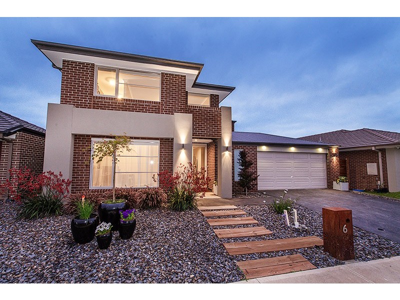 6 Compton Way, Clyde North VIC 3978