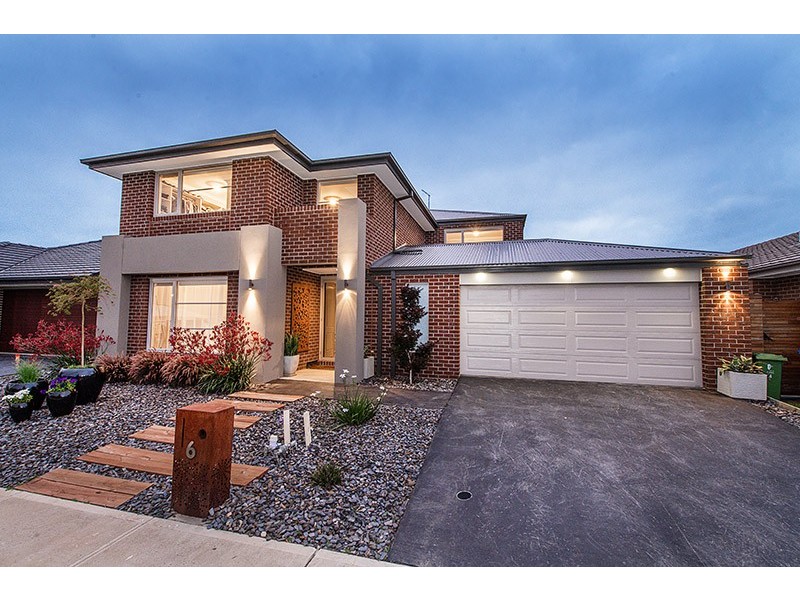 6 Compton Way, Clyde North VIC 3978