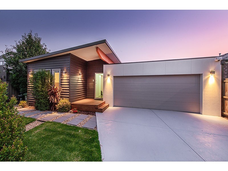 34 Prendergast Avenue, Cranbourne East VIC 3977