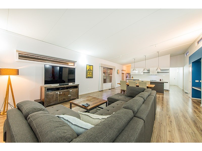 34 Prendergast Avenue, Cranbourne East VIC 3977