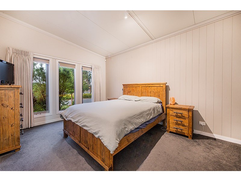 34 Prendergast Avenue, Cranbourne East VIC 3977