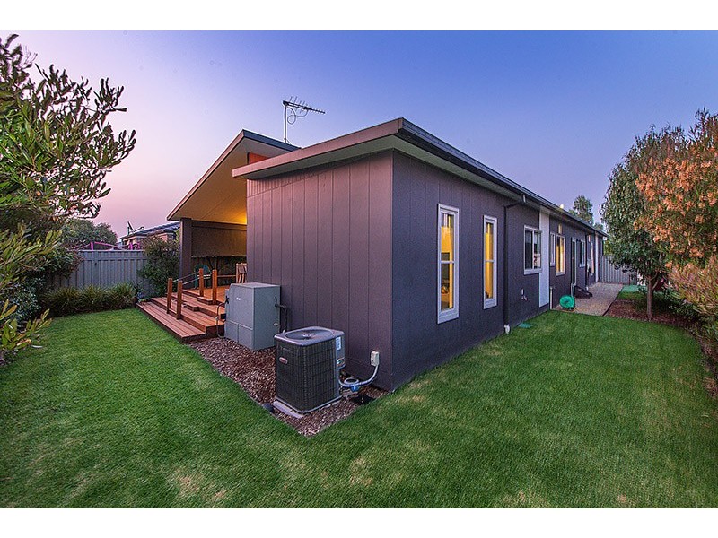 34 Prendergast Avenue, Cranbourne East VIC 3977