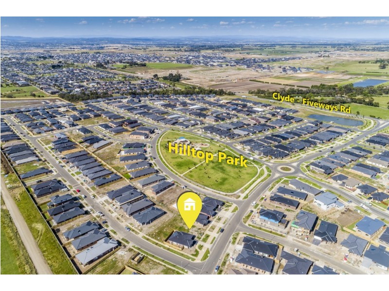 32 (Lot 1717) Grande Belmond Avenue, Clyde VIC 3978