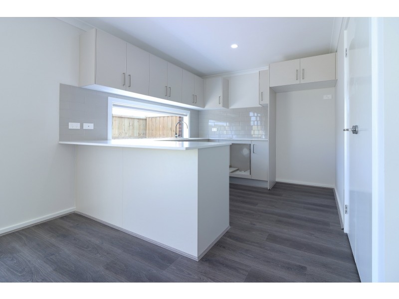 12 Simmental Drive, Clyde North VIC 3978