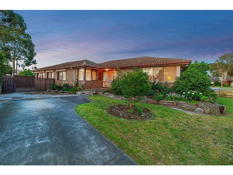 9 Dunbar Avenue, Cranbourne VIC 3977