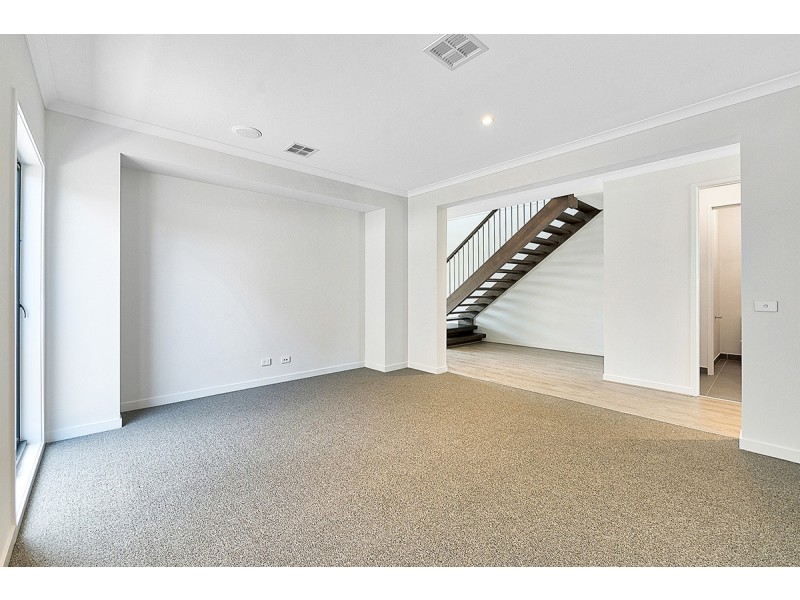 6 Spearwood Rise, Cranbourne West VIC 3977